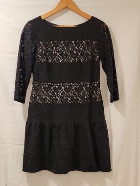 Ann Taylor Black Lace Scoop Neck Mini Shift Cocktail Dress Size 4